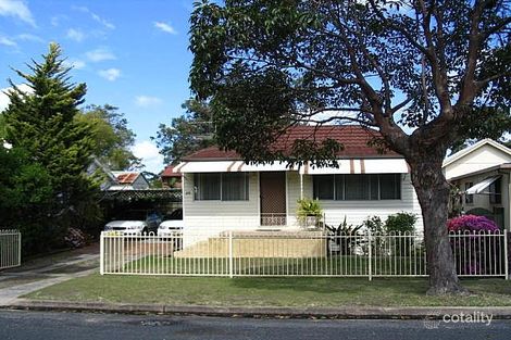 28 Beach St, Ettalong Beach, NSW 2257