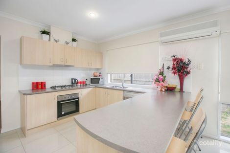 Property photo of 13 Beechtree Way Cranbourne North VIC 3977