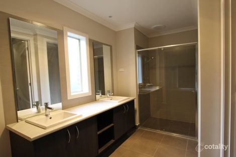 Property photo of 4 Carisbrook Circuit Truganina VIC 3029