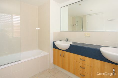 Property photo of 2/18-22 Parker Street Labrador QLD 4215