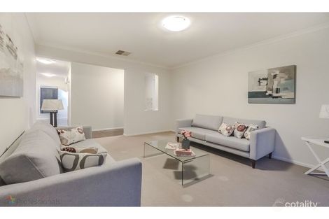 Property photo of 2 Priory Way Beveridge VIC 3753