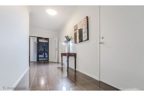 Property photo of 2 Priory Way Beveridge VIC 3753