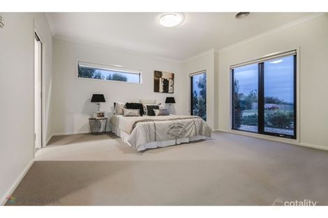 Property photo of 2 Priory Way Beveridge VIC 3753