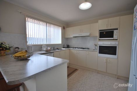 Property photo of 2 Kells Close Cranbourne East VIC 3977