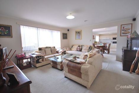 Property photo of 2 Kells Close Cranbourne East VIC 3977