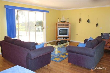 Property photo of 27 Red Rocks Road Cowes VIC 3922
