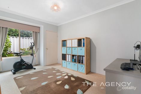 Property photo of 6 Claret Ash Court Helena Valley WA 6056