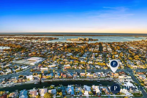 Property photo of 100 Oxley Drive Paradise Point QLD 4216