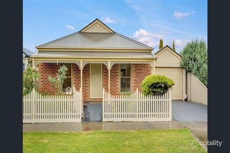 Property photo of 18 Stoneleigh Place Craigieburn VIC 3064