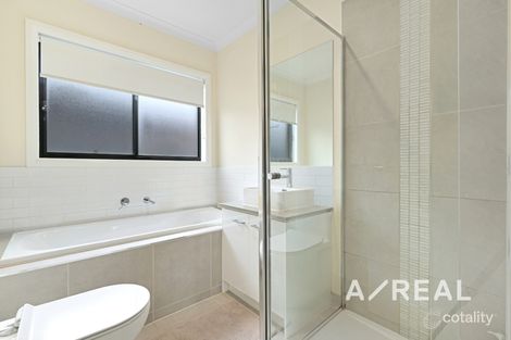 Property photo of 10 Myrtleleaf Street Tarneit VIC 3029