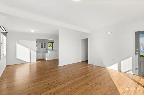 Property photo of 36 Makoro Street Pelican NSW 2281