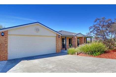 15 Sweetlands Ct, Mount Martha, VIC 3934