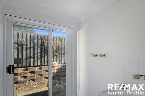 Property photo of 38 Homebush Crescent Sinnamon Park QLD 4073