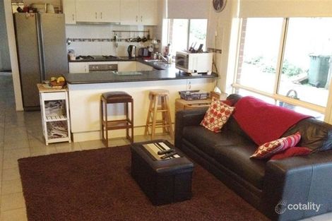 Property photo of 33 Walker Drive Drouin VIC 3818