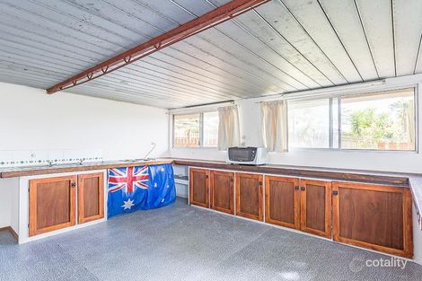 Property photo of 37 Roger Crescent Berkeley Vale NSW 2261