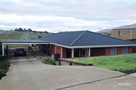 33 Walker Dr, Drouin, VIC 3818