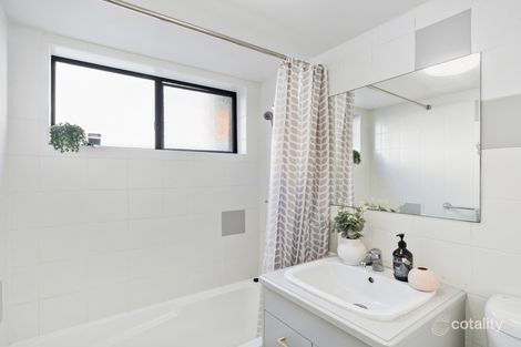 Property photo of 2/336 Cavendish Road Coorparoo QLD 4151