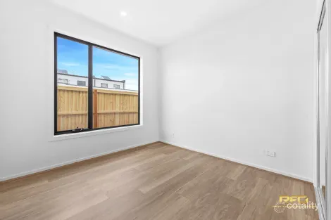Property photo of 40 Anghor Drive Fraser Rise VIC 3336