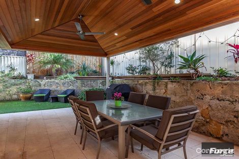 4/17 Wheatcroft St, Scarborough, WA 6019