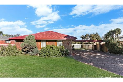 Property photo of 28 Ravenhill Crescent Endeavour Hills VIC 3802