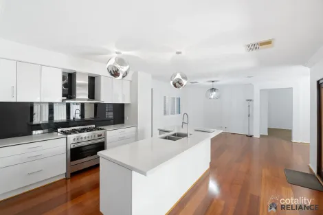 Property photo of 22 Robyn Street Brookfield VIC 3338