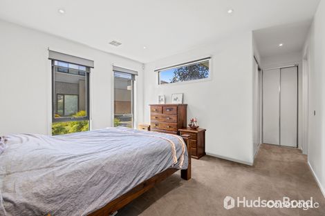 Property photo of 2/4 Vicki Court Doncaster East VIC 3109