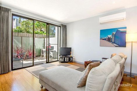 Property photo of 2/11 Railway Crescent Hampton VIC 3188