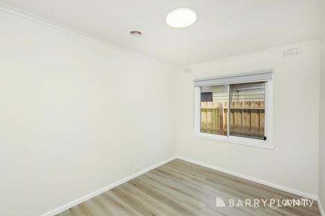 Property photo of 35 Whitesides Avenue Sunshine West VIC 3020