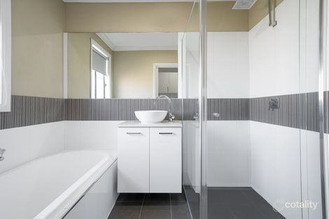 Property photo of 2 Maple Crescent Bell Park VIC 3215