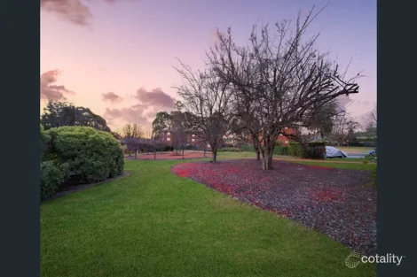 32/27 Coxen St, Hughes, ACT 2605