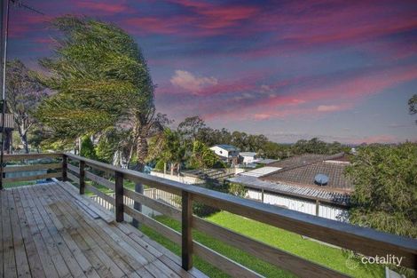 Property photo of 30 Craigie Avenue Kanwal NSW 2259