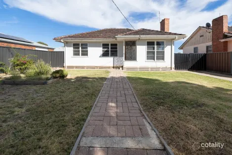 44 Stradbroke Ave, Swan Hill, VIC 3585