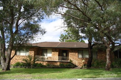 5 Taranaki Pl, Macquarie Hills, NSW 2285