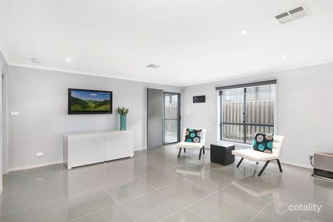 Property photo of 11 Alan Watt Crescent Casey ACT 2913