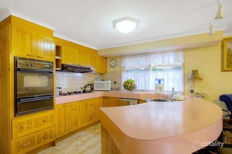 Property photo of 1 Chantell Avenue Endeavour Hills VIC 3802