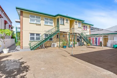 61 West St, The Range, QLD 4700