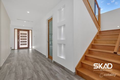 Property photo of 58 Dawnview Crescent Roxburgh Park VIC 3064