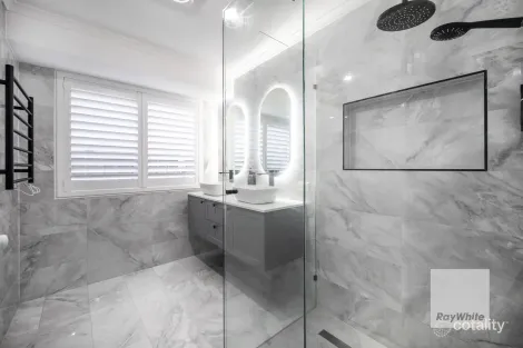 Property photo of 15 Tarcoola Drive Burnside VIC 3023