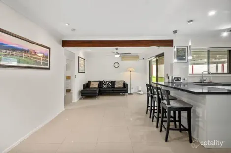 Property photo of 17 Nyleeta Court Carindale QLD 4152