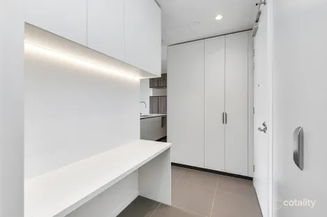 Property photo of 708/232 Wellington Road Kangaroo Point QLD 4169