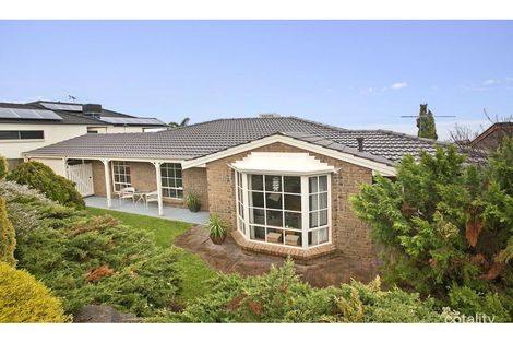 24 Neeangarra Cres, Hallett Cove, SA 5158