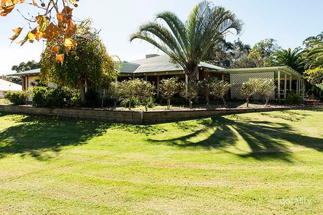 Property photo of 5 Waterside Pass Byford WA 6122