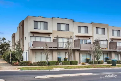 16/1 Clearwater Rise Pde, Truganina, VIC 3029