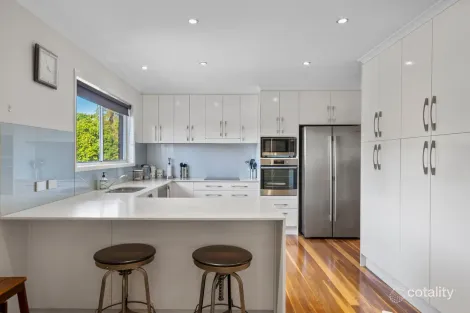 Property photo of 10 Olive Street Flinders View QLD 4305