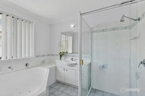 Property photo of 32 Meadow Road Springfield NSW 2250