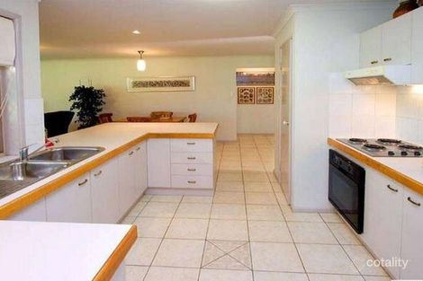 Property photo of 8 Maxwell Place Wynnum West QLD 4178