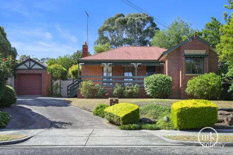 12 Lees Rd, Lower Plenty, VIC 3093