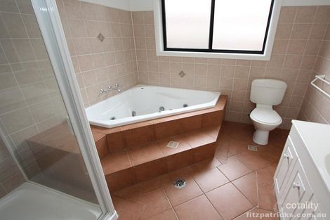 Property photo of 20 Roberts Way Kooringal NSW 2650