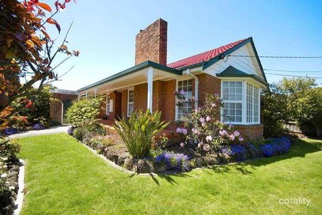 17 Fernvale Cres, Wheelers Hill, VIC 3150