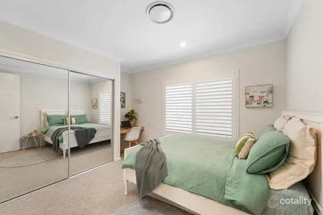 Property photo of 5 Elysian Place Wyoming NSW 2250